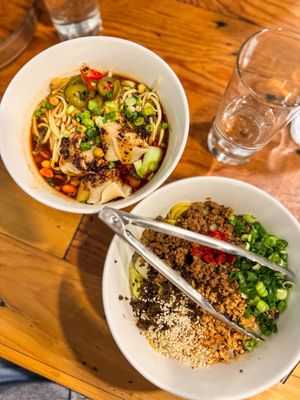 Noodle/Bar by null