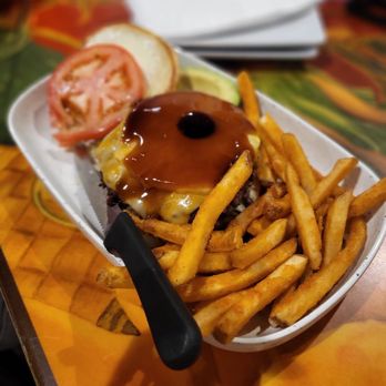 Restaurant 604 - Chicken Sandwich - Breakfast & Brunch Near Me - Honolulu, Hawaii