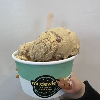 Mr Dewie's Cashew Creamery - Double scoop of Caramel Almond Crunch and Chocolate Cookie Crumble - Desserts Near Me - Albany, California Mr Dewie's Cashew Creamery - Double scoop of Caramel Almond Crunch and Chocolate Cookie Crumble - Desserts Near Me - Albany, California