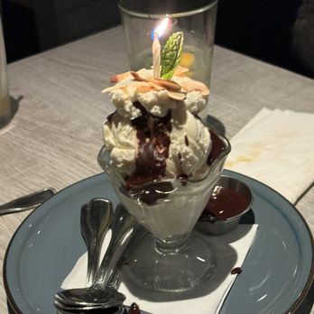 Lure Fish House - Hot Fudge Sundae - Seafood Near Me - Camarillo, California