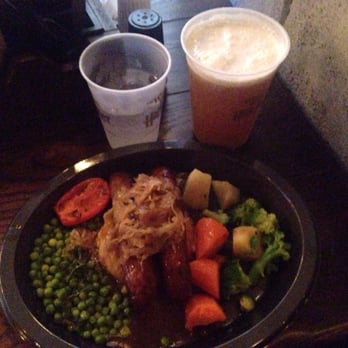 Leaky Cauldron™ - Bangers and mash with Butterbeer - British Near Me - Orlando, Florida Leaky Cauldron™ - Bangers and mash with Butterbeer - British Near Me - Orlando, Florida