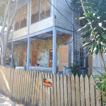 Nancy Forrester's Secret Garden - Animal Shelters Near Me - Key West, Florida