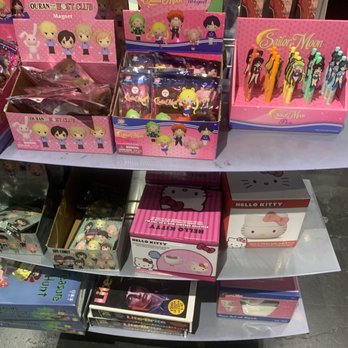Hot Topic - Sailor Moon tings - Women's Clothing Near Me - Aiea, Hawaii Hot Topic - Sailor Moon tings - Women's Clothing Near Me - Aiea, Hawaii