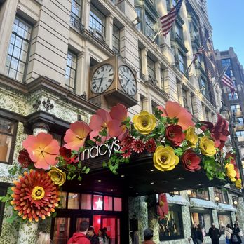 Macy's - Seasonal popups and displays - Department Stores Near Me - New York, New York Macy's - Seasonal popups and displays - Department Stores Near Me - New York, New York