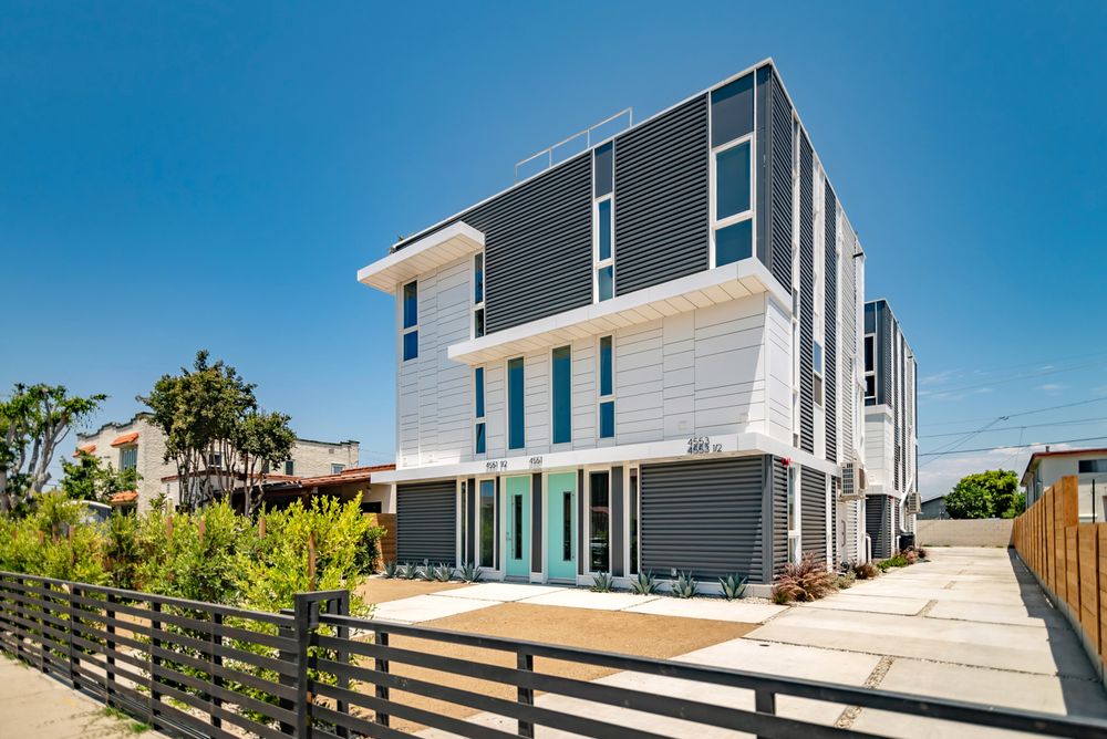 PROTO HOMES Updated October 2024 17 Photos 917 W 17th St, Los