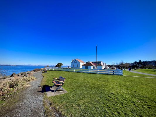 Lighthouse Park by null