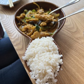Tomo Asian Cuisine - Yellow curry chicken - Asian Fusion Near Me - Hanover, Maryland