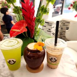 Fresh sugarcane, fruit tea, and boba milk tea.