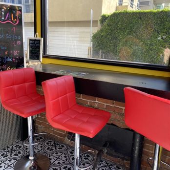 Fruit Gallery - Bar seating - Juice Bars & Smoothies Near Me - Venice, California