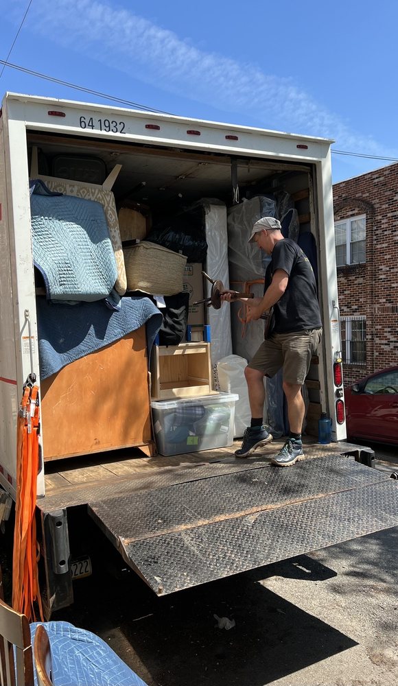 PINEAPPLE MOVERS Updated September 2024 11 Reviews Philadelphia