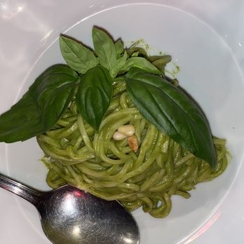 Piazze d'Italia - SPAGHETTI AL GUSTO (Pesto) made sauce 7 mins before it came to the table. Fresh! - Italian Near Me - Barcelona, B Piazze d'Italia - SPAGHETTI AL GUSTO (Pesto) made sauce 7 mins before it came to the table. Fresh! - Italian Near Me - Barcelona, B