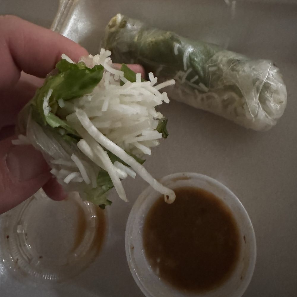 "Shrimp" spring roll