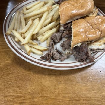Izzie's Diner - French Dip & fries - Diners Near Me - Yuma, Arizona Izzie's Diner - French Dip & fries - Diners Near Me - Yuma, Arizona