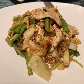 Baan Siam - Stir-fried glass noodle with chicken and shrimp - Thai Near Me - Washington, DC, District of Columbia Baan Siam - Stir-fried glass noodle with chicken and shrimp - Thai Near Me - Washington, DC, District of Columbia