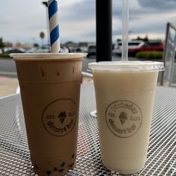 Yestoday dessert bar - Chai bubble tea & pina colada smoothie