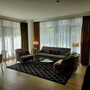 L'Hermitage Hotel - View of the living room. - Hotels Near Me - Vancouver, British Columbia L'Hermitage Hotel - View of the living room. - Hotels Near Me - Vancouver, British Columbia