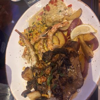 Aquarium Restaurant - New Orleans platter - Seafood Near Me - Houston, Texas
