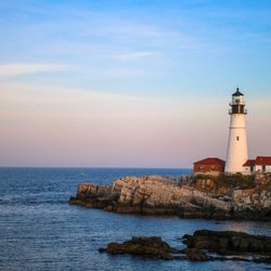 Mainery Wine Tours - Portland Headlight