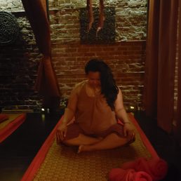 The outfit, the room and decor. So relaxing.