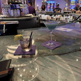 Quill Bar - Birds of paradise and Scarlett macaw - Casinos Near Me - Jamestown, California Quill Bar - Birds of paradise and Scarlett macaw - Casinos Near Me - Jamestown, California