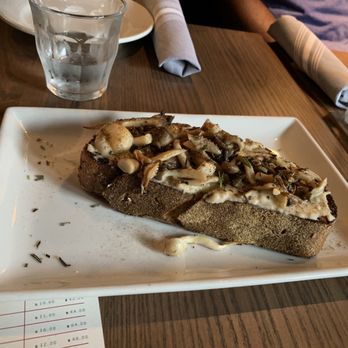 Bentwood Tavern - Delicious - New American Near Me - New Buffalo, Michigan
