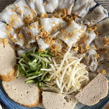Thien Huong - Steam Rice Roll With Ground Pork / Bánh Cuốn Nhân Thịt - Vietnamese Near Me - San Diego, California