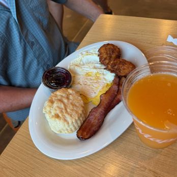 Maple Street Biscuit Company- Short Pump - Breakfast & Brunch Near Me - Richmond, Virginia Maple Street Biscuit Company- Short Pump - Breakfast & Brunch Near Me - Richmond, Virginia