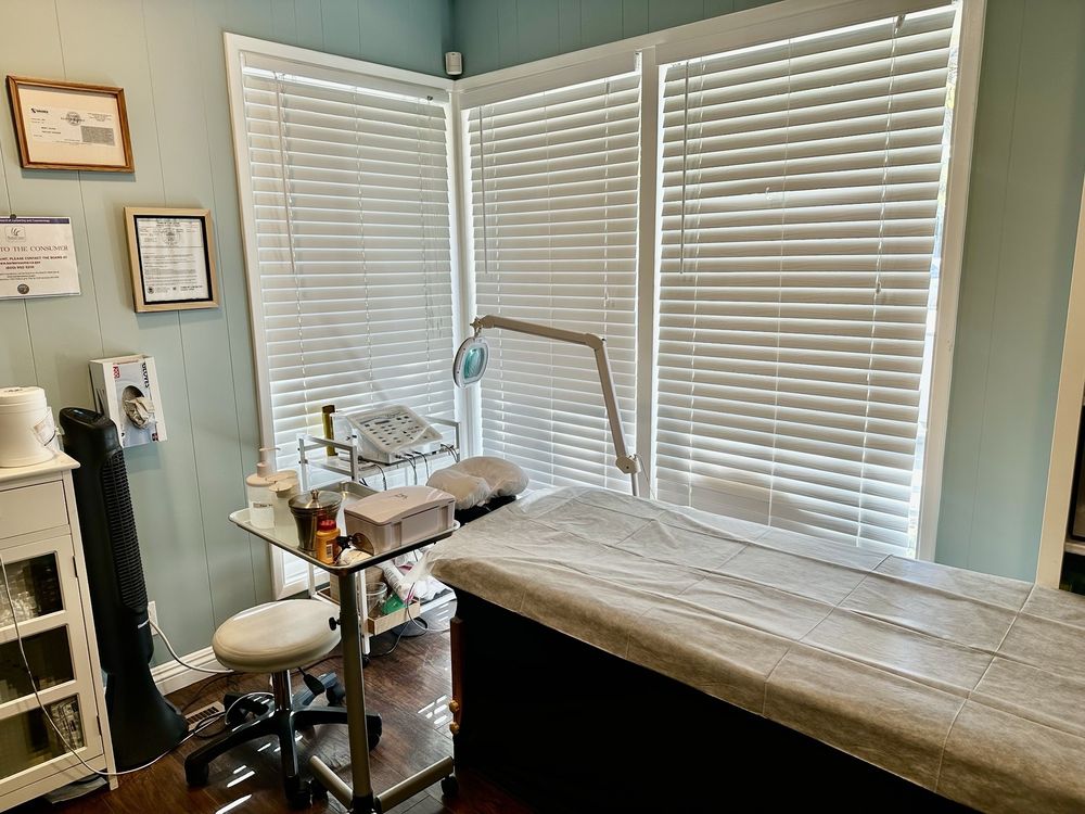 Butterfly Electrolysis Logo