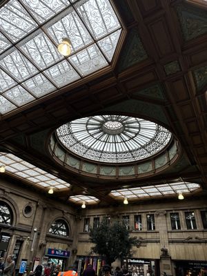 Edinburgh Waverley by null