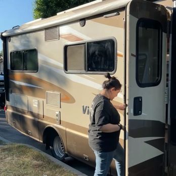 Road Shark RV - RV Rental Near Me - Los Angeles, California