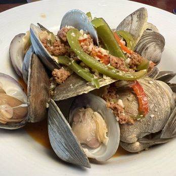 Blue Pointe Oyster Bar and Seafood Grill - Steamed Count Neck clams - Seafood Near Me - Fort Myers, Florida Blue Pointe Oyster Bar and Seafood Grill - Steamed Count Neck clams - Seafood Near Me - Fort Myers, Florida