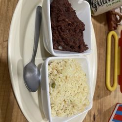 La Paleta Restaurante y Pupuseria - Frijoles con arroz