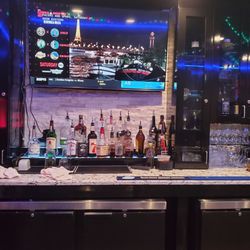 Joe's Steak and Seafood - Bar area