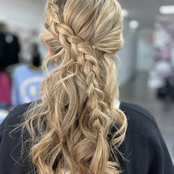 Jackie Carlton.hair
