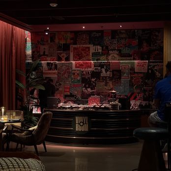 Vinyl Room - Lounges Near Me - Las Vegas, Nevada Vinyl Room - Lounges Near Me - Las Vegas, Nevada