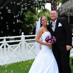 Confetti & Fog FX - Bubbles for the Bride and Groom