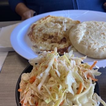 El Torogoz Pupuseria - Mixed and Pupusa de Chicharron con Queso / Pork and Cheese Pupusa and the Curtiss - Salvadoran Near Me - Norwalk, California El Torogoz Pupuseria - Mixed and Pupusa de Chicharron con Queso / Pork and Cheese Pupusa and the Curtiss - Salvadoran Near Me - Norwalk, California