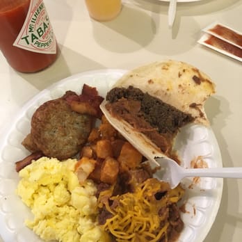 Three Rivers Inn - BEST HOTEL BREAKFAST EVER!!!! - Hotels Near Me - Three Rivers, Texas
