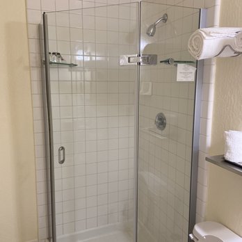 Hotel Fusion - Shower - Hotels Near Me - San Francisco, California Hotel Fusion - Shower - Hotels Near Me - San Francisco, California