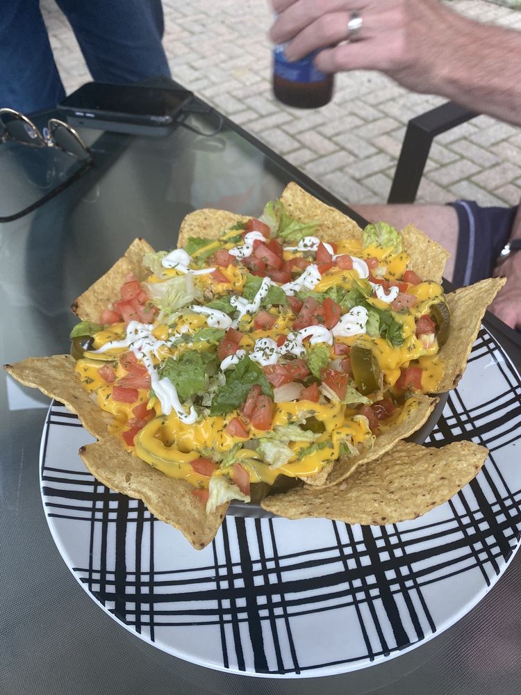 THE SANDTRAP GRILL & TAP Updated May 2024 18 Photos 31 Forest Ave