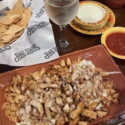 Arroz with chips and salsa