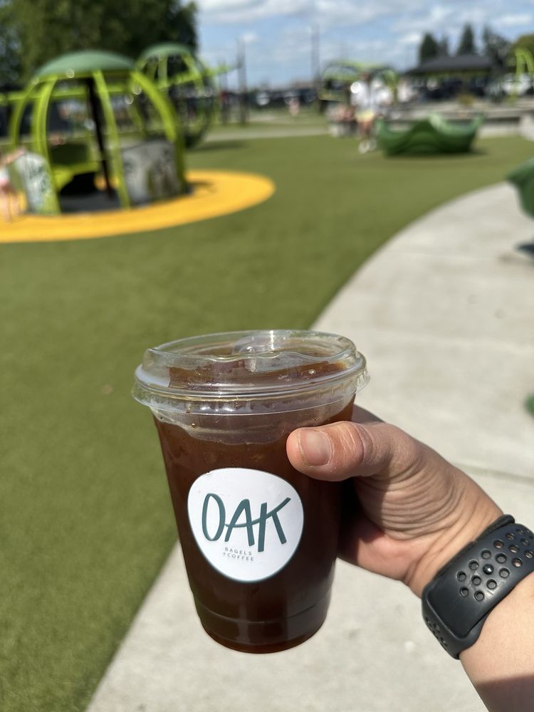 Oak Bagel & Coffee Logo