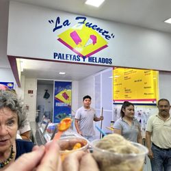 La Fuente - Mango with spice and cafe