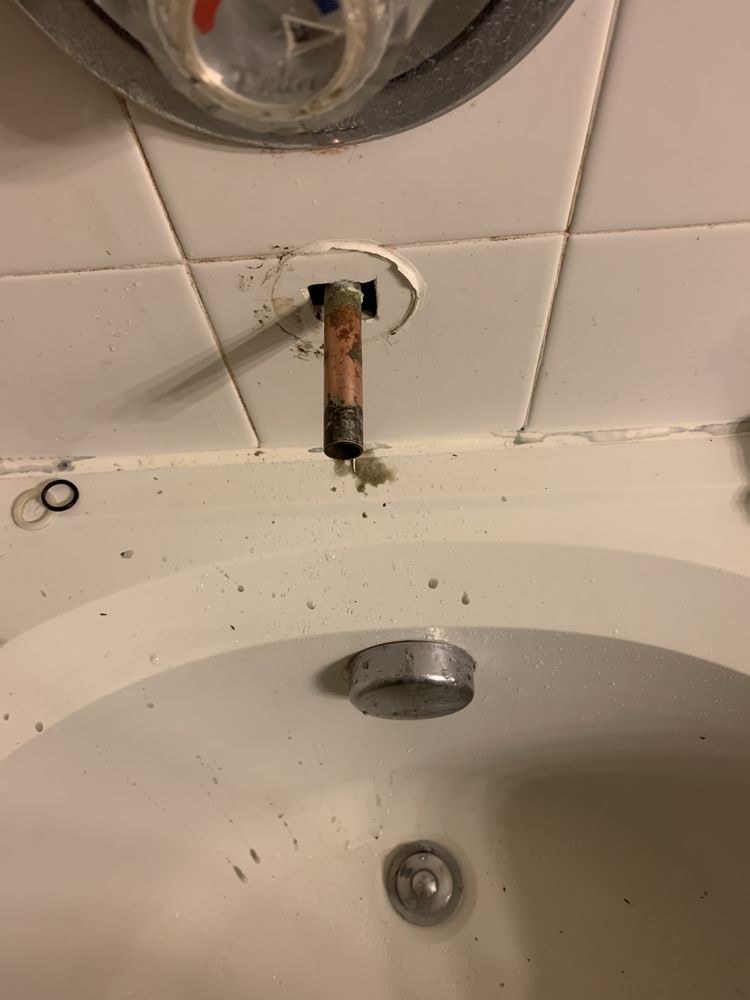 Slide of Ali Handyman