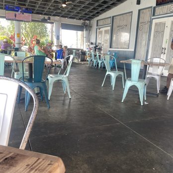 Waterfront Social - Outdoor Seating - Bars Near Me - Crystal River, Florida Waterfront Social - Outdoor Seating - Bars Near Me - Crystal River, Florida