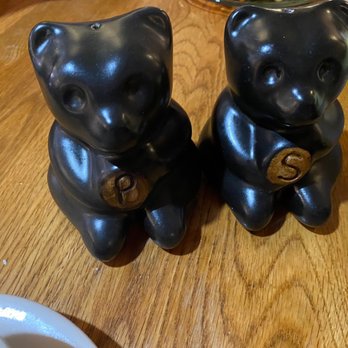 Old Mill Restaurant - The cute homemade salt and pepper shakers! - American Near Me - Pigeon Forge, Tennessee