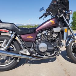 Pro Motorcycle Carburetor Service - '82 Honda Magna 750