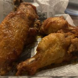 Parker’s Grille & Tap House - Mild wings