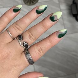 Nails 208 - Green swirl made grow out hardly noticeable