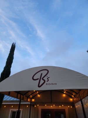 B’s Kitchen by null